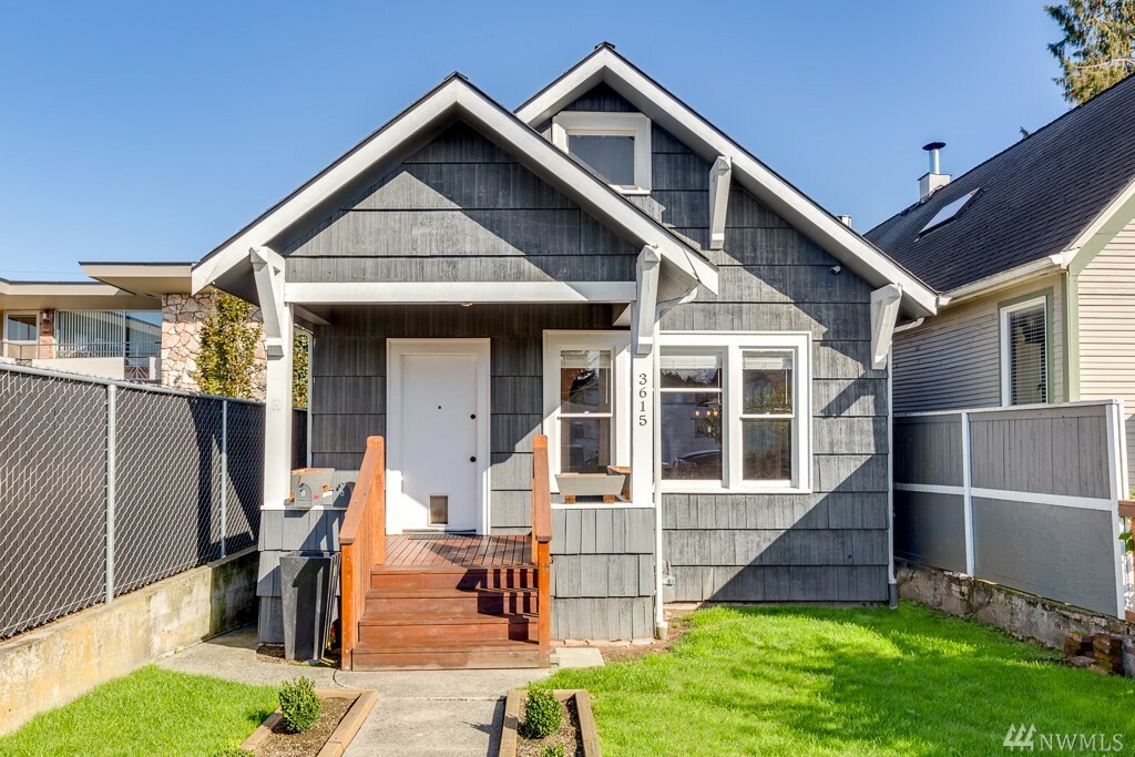 Property Photo: 3615 Colby Ave WA 98201