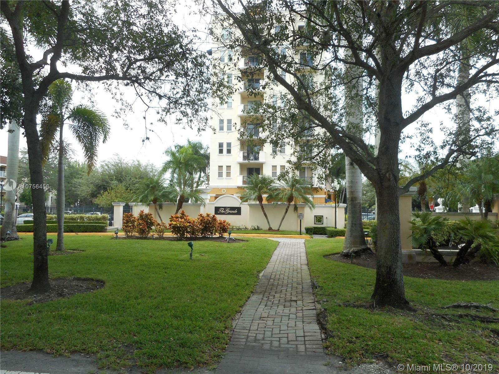 Property Photo: 9021 SW 94th St 706 FL 33176
