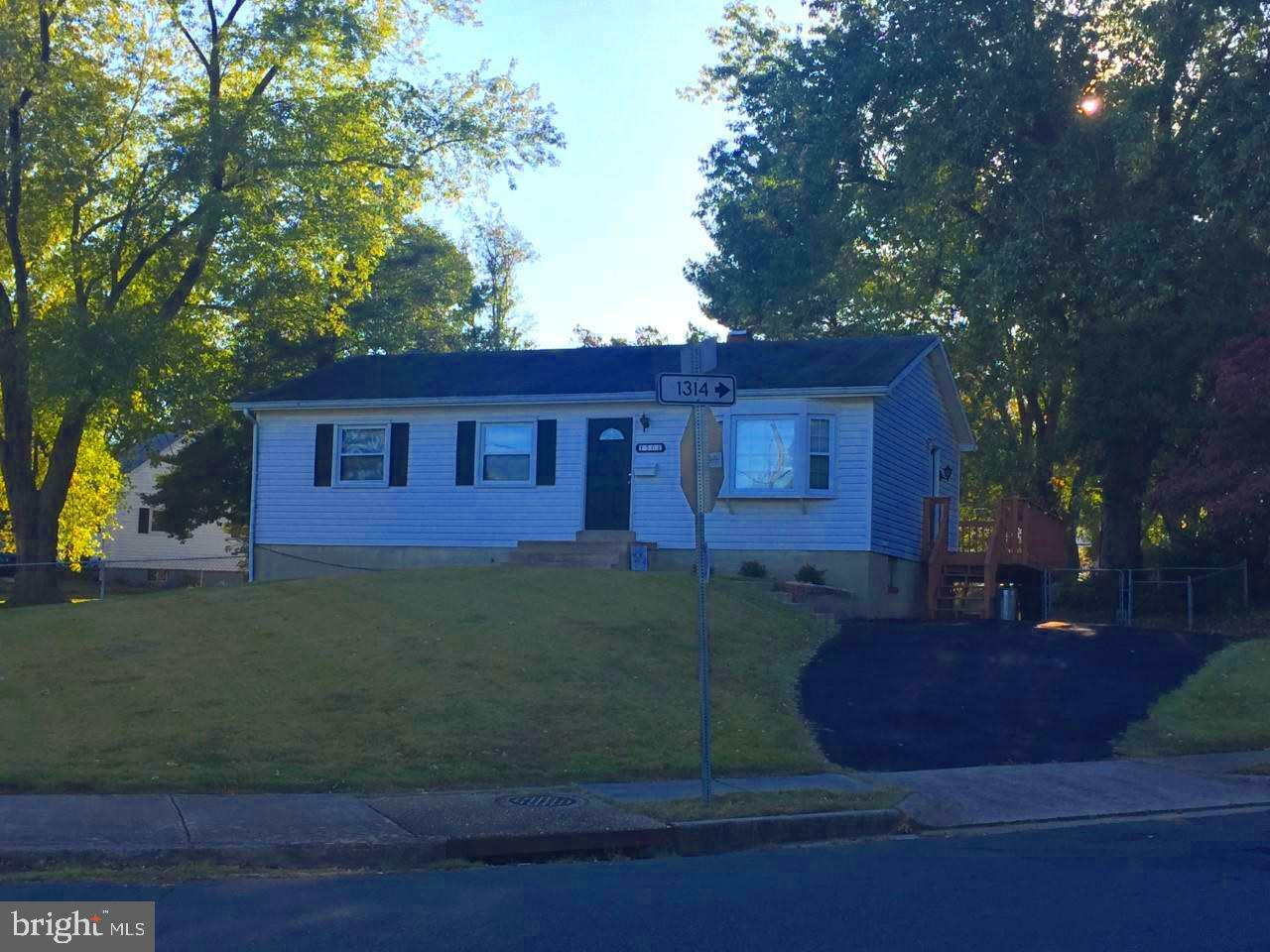 Property Photo: 1501 Arizona Court VA 22191