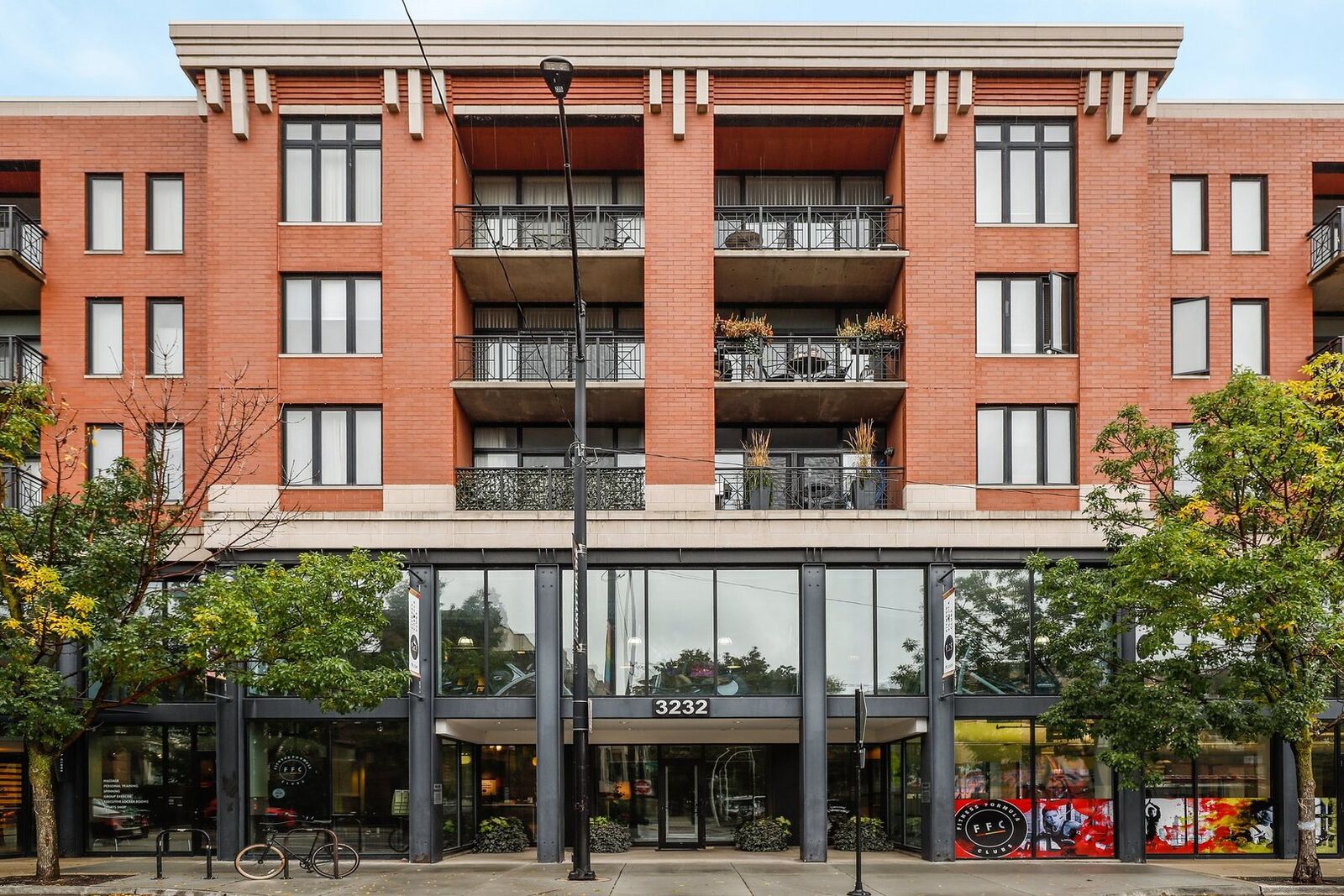 Property Photo: 3232 N Halsted Street D505 IL 60657