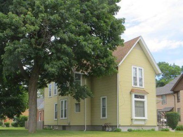 Property Photo: 252 Jefferson Avenue IL 60120