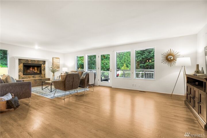 Property Photo: 102 206th Ave NE WA 98074