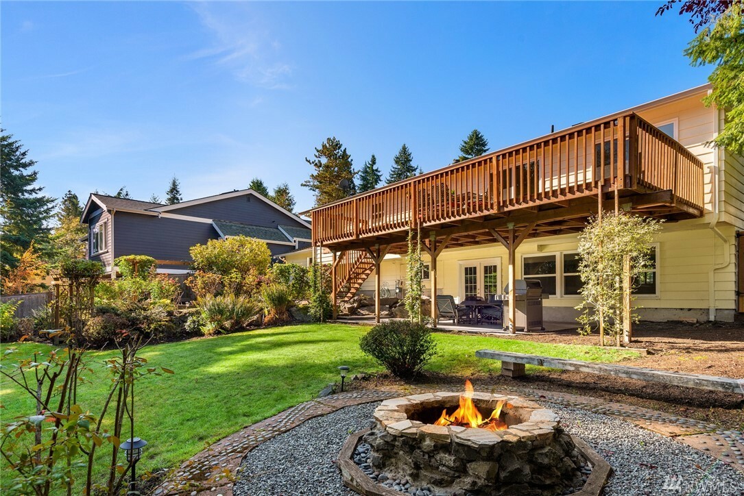 Property Photo: 7220 91st Place SE WA 98040