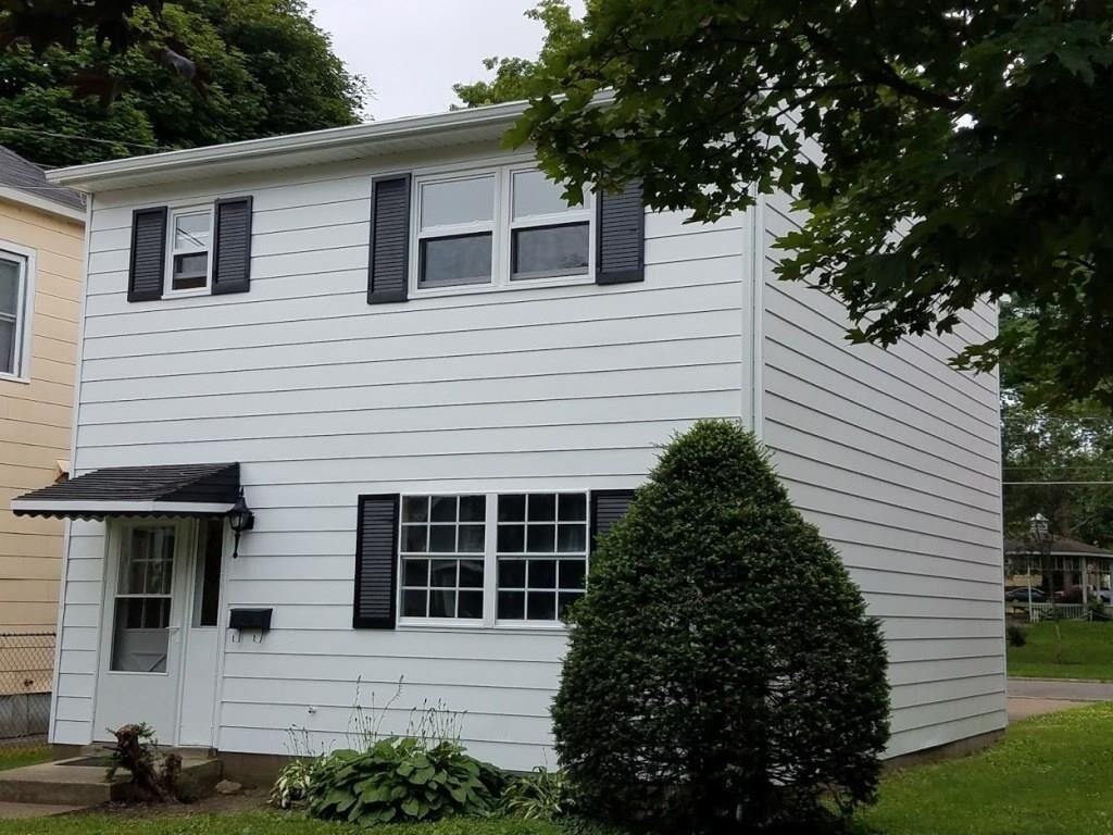 Property Photo:  1035 Brown Avenue  PA 16502 