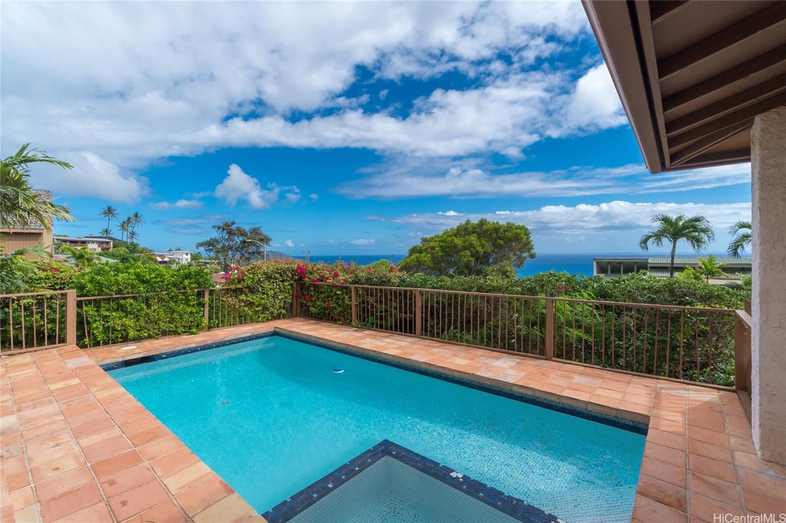 Property Photo: 1551 Ihiloa Loop HI 96821