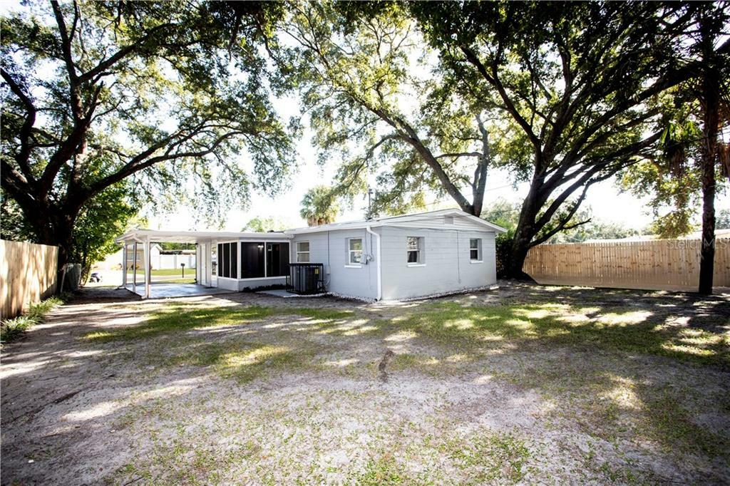 Property Photo:  5504 Whitmore Drive  FL 33634 