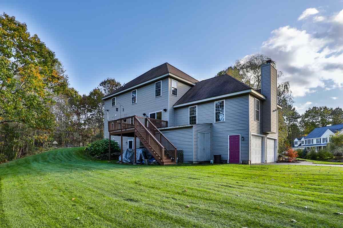 Property Photo:  44 Maverick Drive  NH 03032 