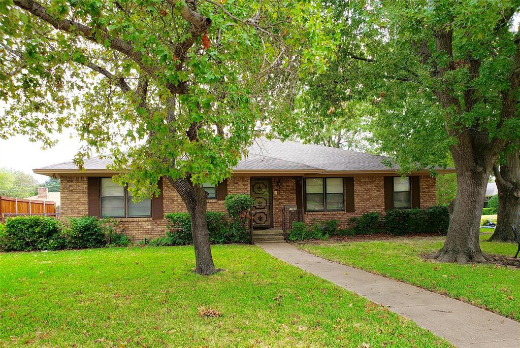 Property Photo: 1501 Savannah Place TX 75041