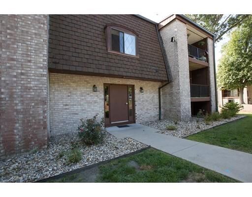 Property Photo:  3 Greenbriar Drive 108  MA 01864 