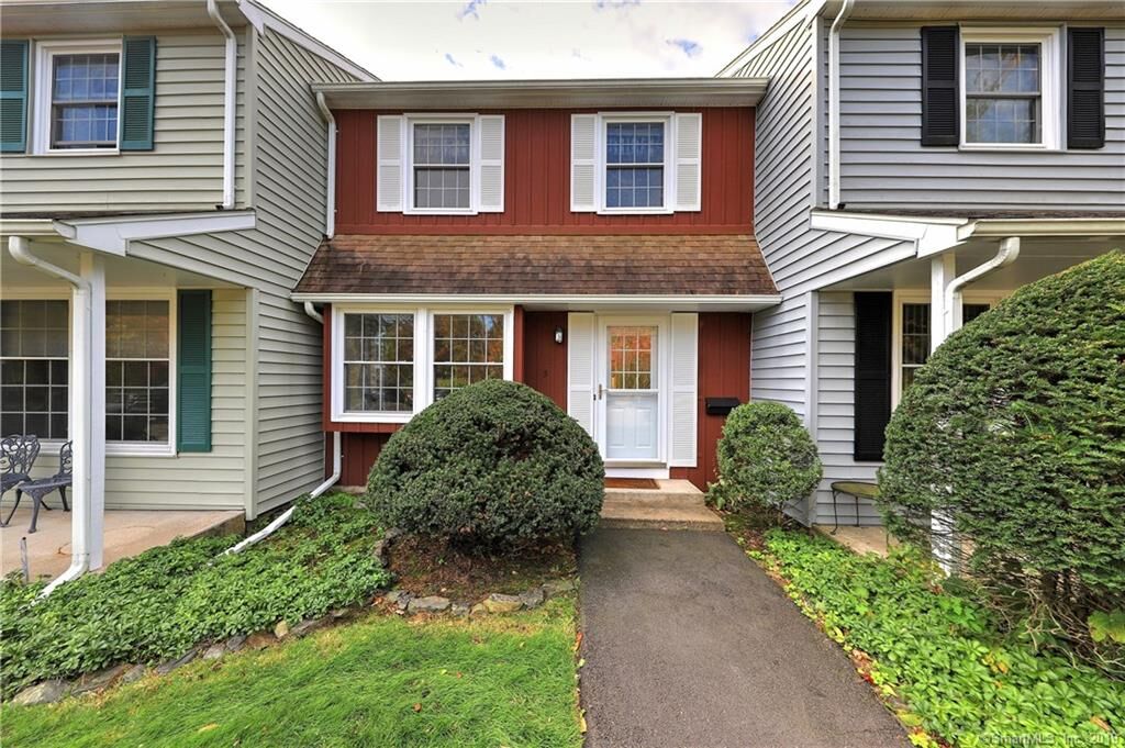 Property Photo:  5 Greenwich Way 5  CT 06460 