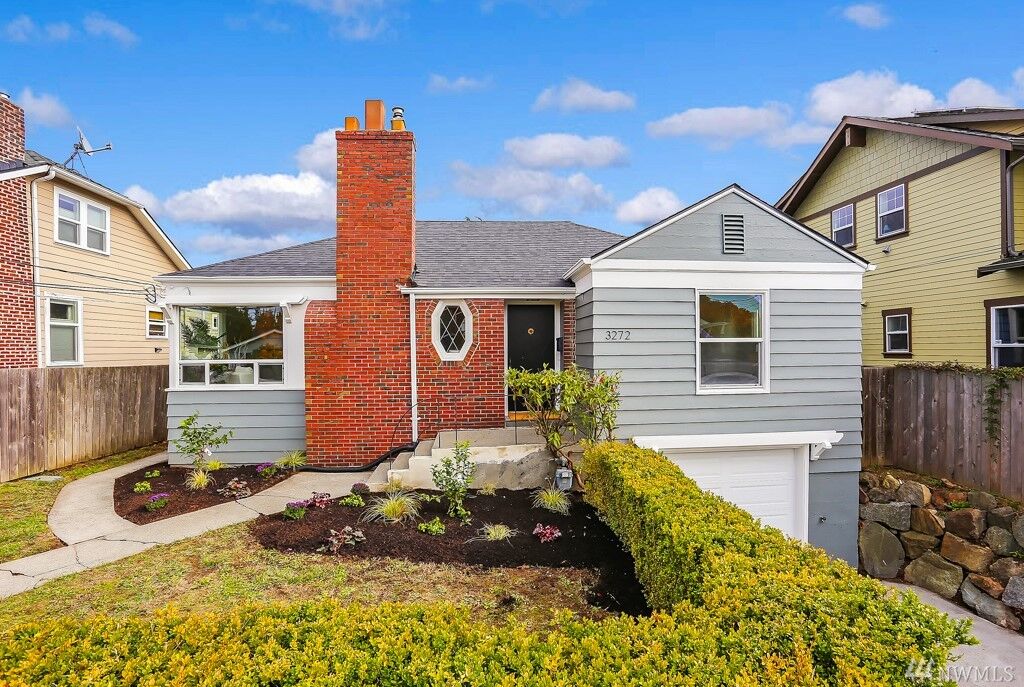 Property Photo: 3272 38th Avenue SW WA 98126