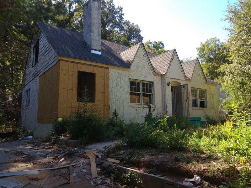 Property Photo:  1886 North Avenue NW  GA 30318 