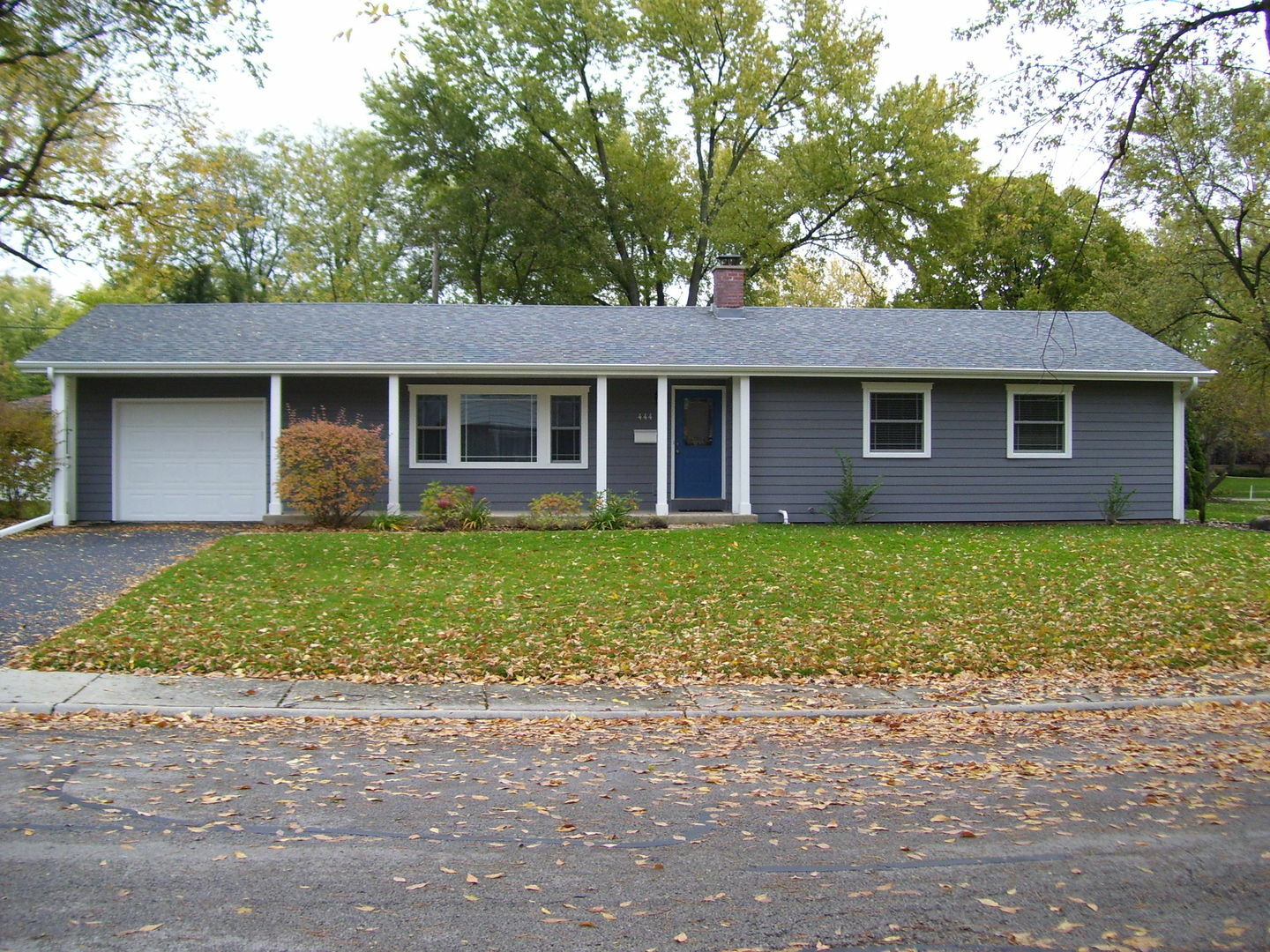 Property Photo:  444 Aspen Court  IL 60540 