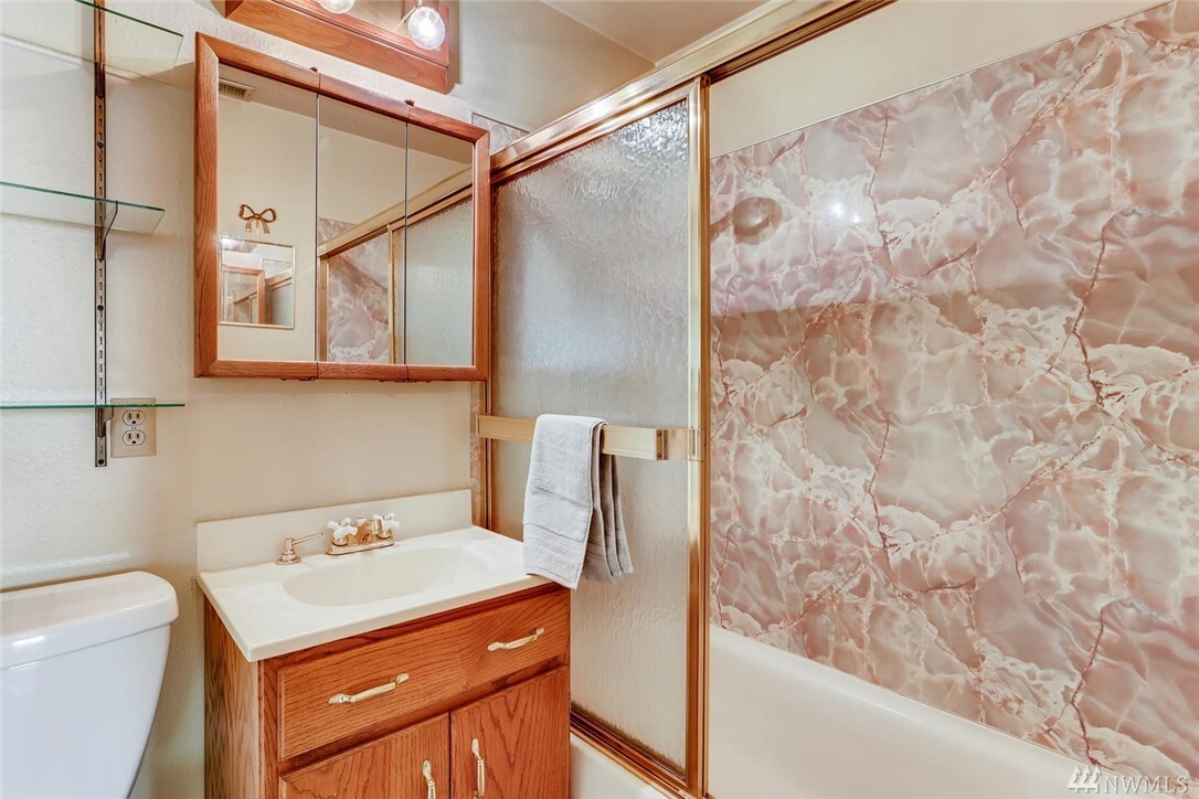 Property Photo:  2002  Pike Street NE  WA 98002 