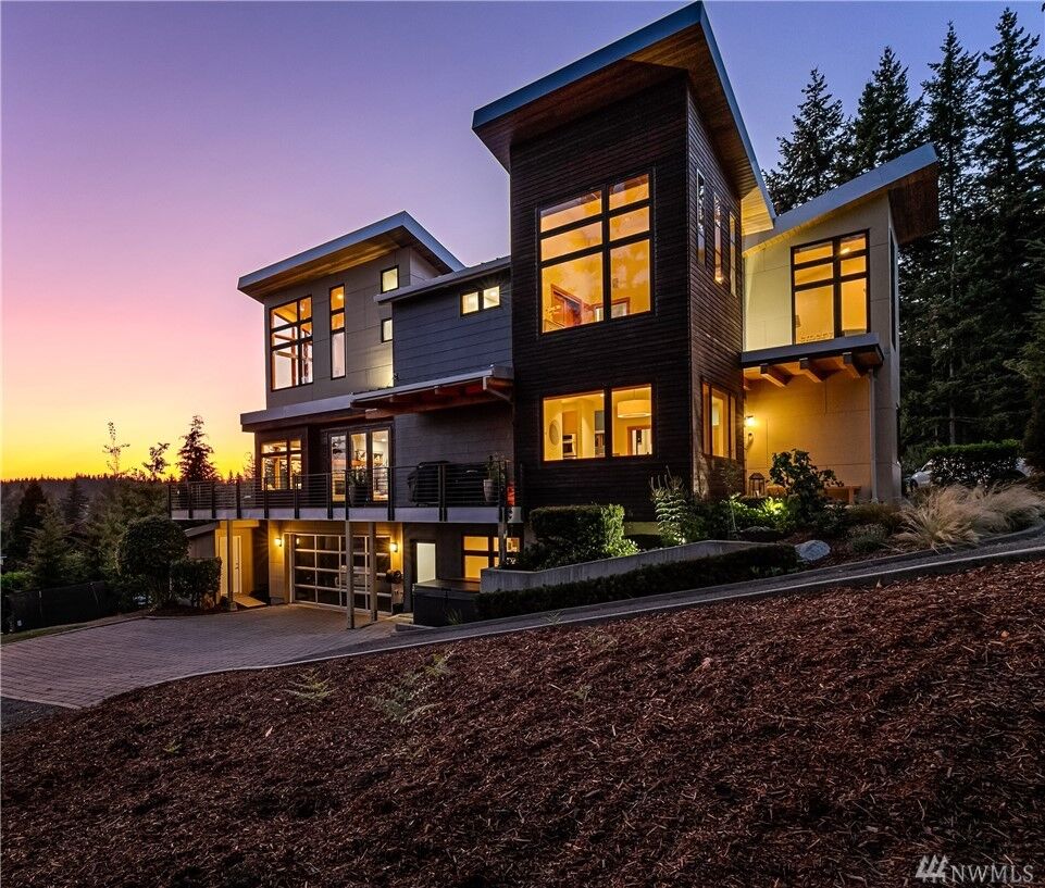 Property Photo: 3015 Huntington St WA 98226