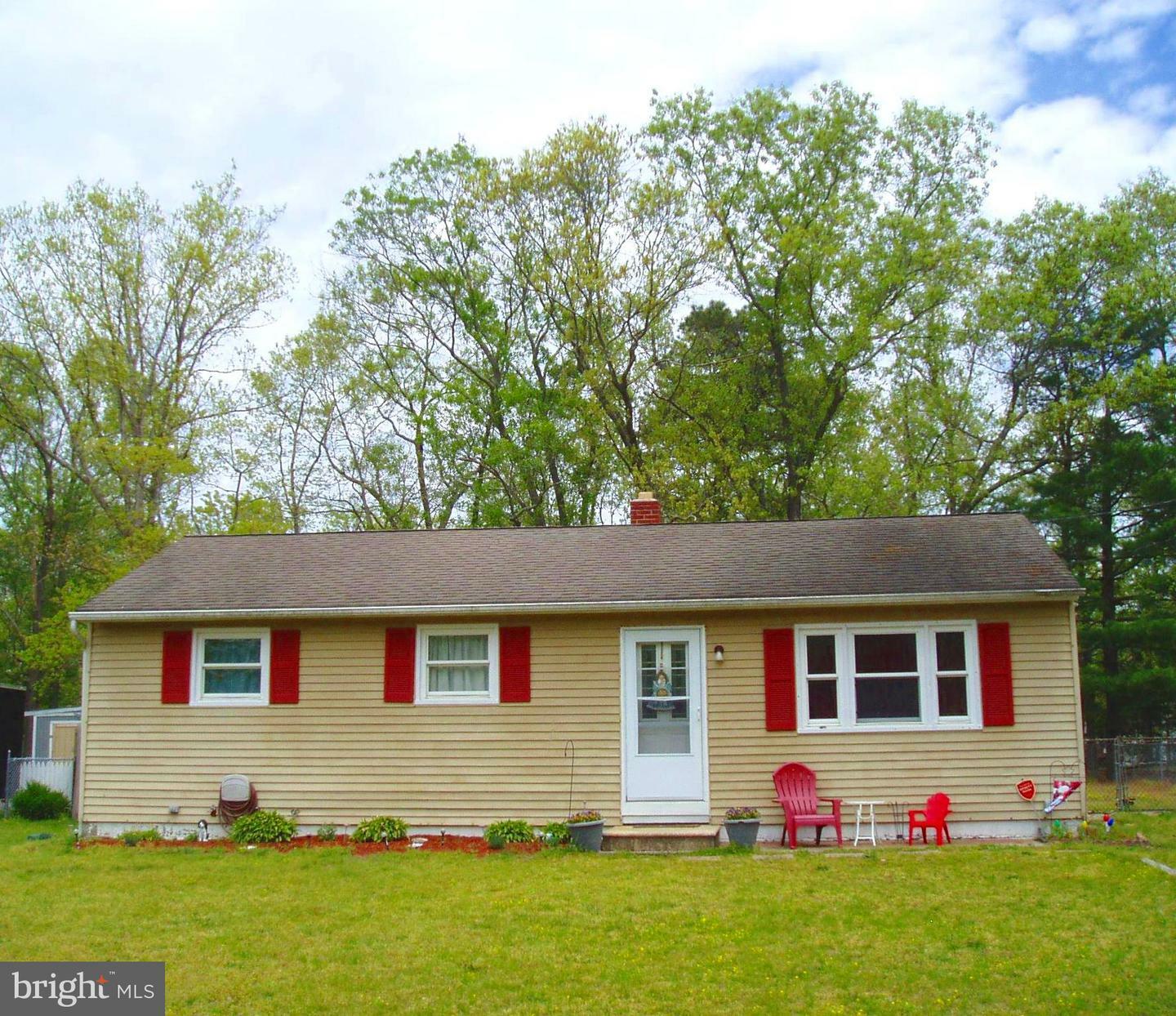 Property Photo:  114 Delwyn Lane  NJ 08094 