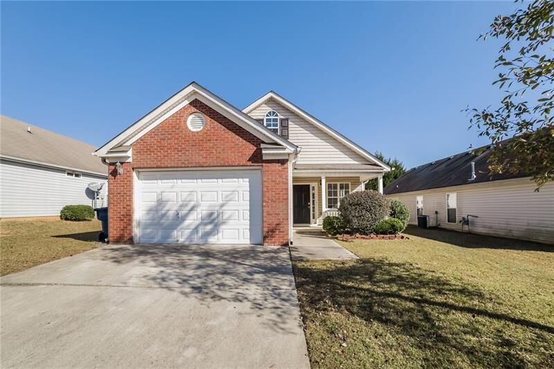 Property Photo:  5727 Rockaway Drive   30291 