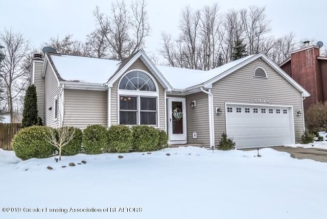 Property Photo: 1906 Fairmont Street MI 48911