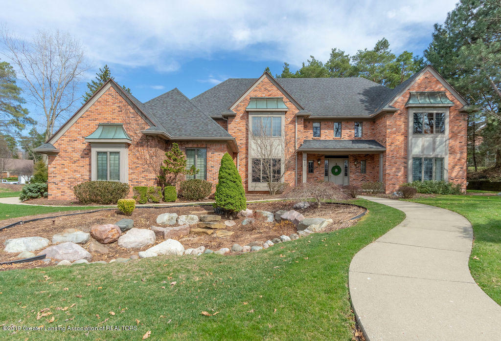 Property Photo:  6440 Pine Hollow Drive  MI 48823 