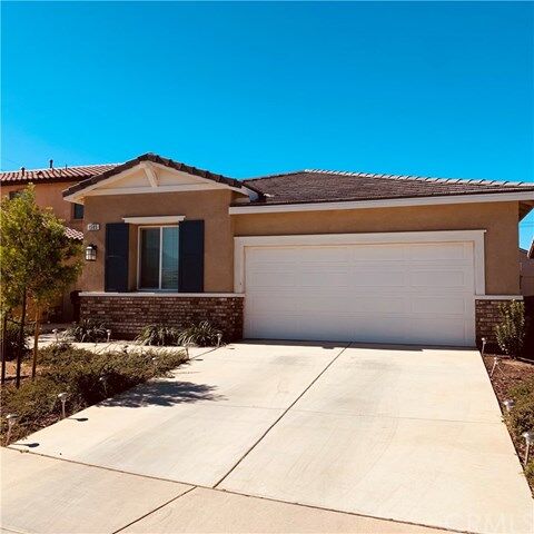 Property Photo:  1505 Milky Way  CA 92223 