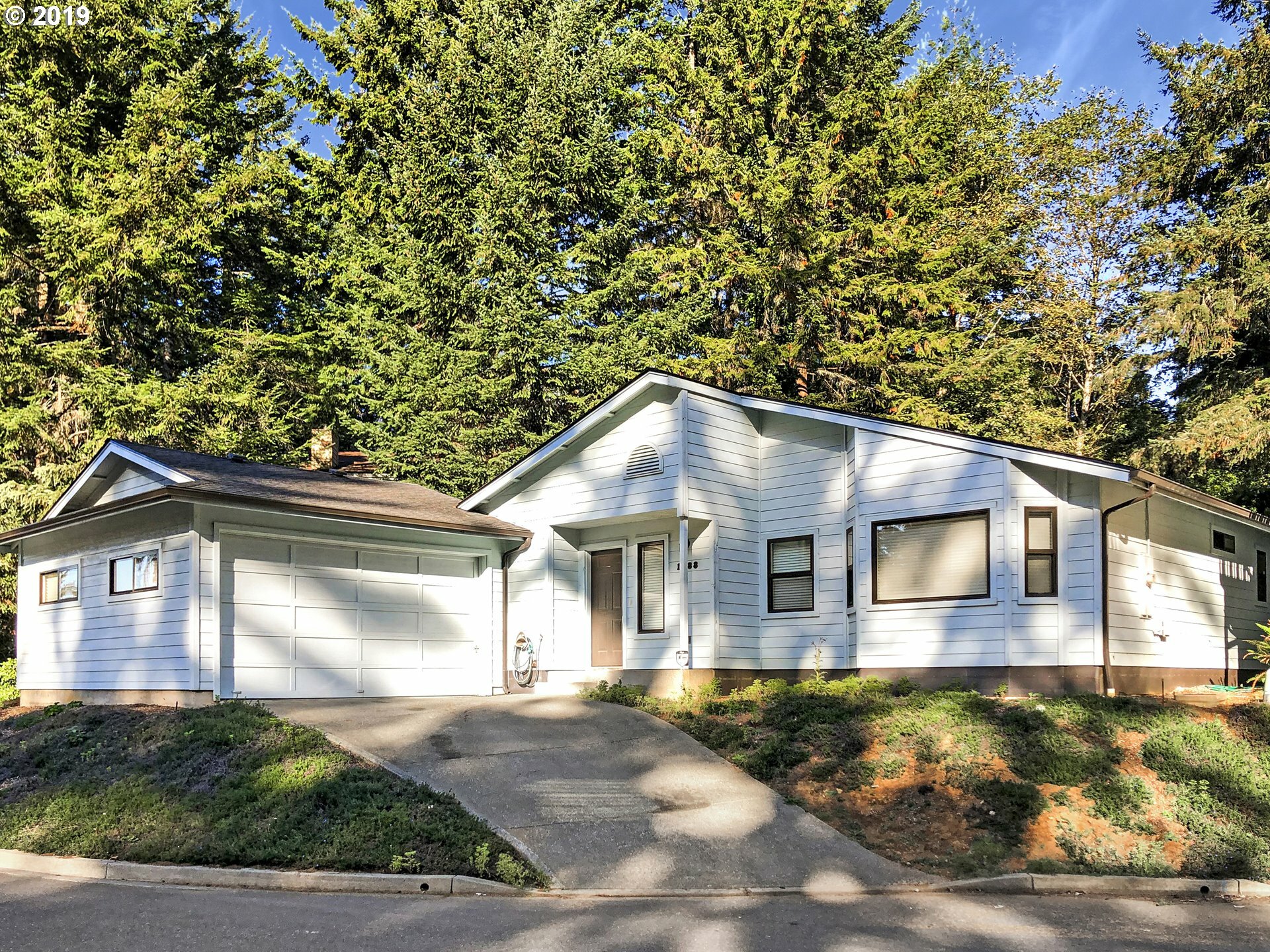 Property Photo:  1388 Glenwood Dr  OR 97415 