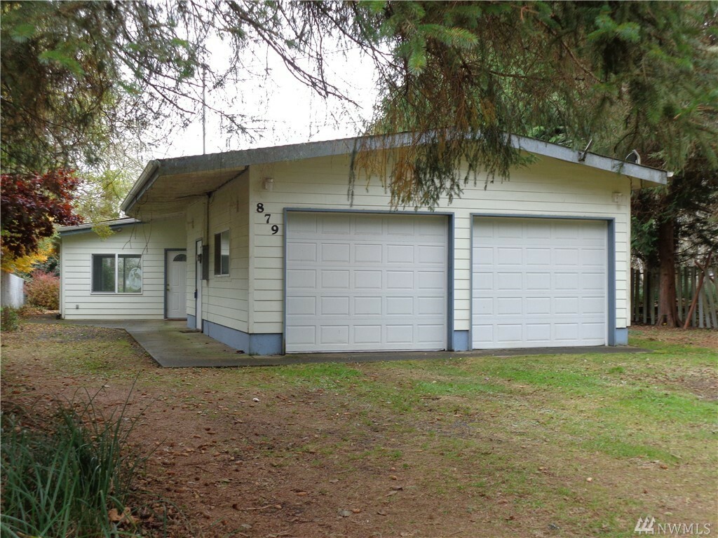 Property Photo:  879 SE Hassalo Ave  WA 98569 