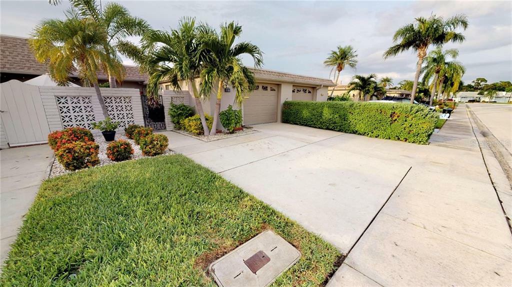 Property Photo:  457 Boca Ciega Point Boulevard N  FL 33708 