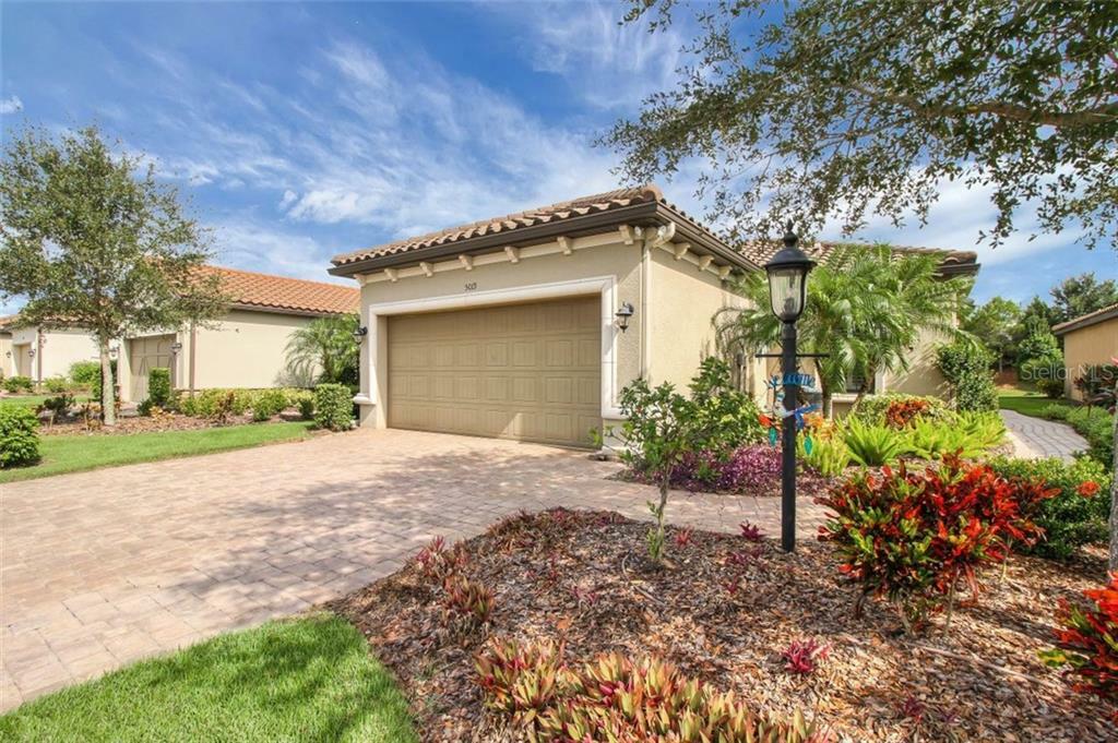 Property Photo:  5019 Serata Drive  FL 34211 