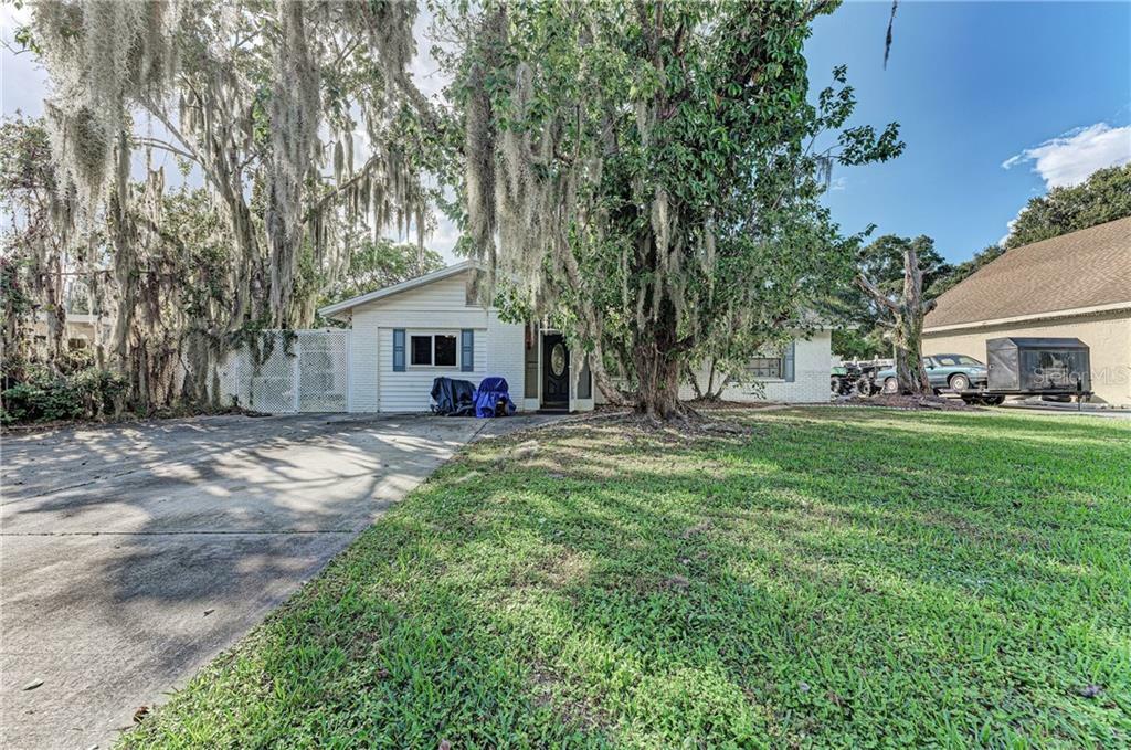 Property Photo:  1057 Willis Avenue  FL 34232 