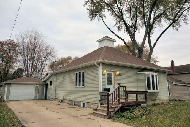 Property Photo:  822 North 9th Street  IL 61068 