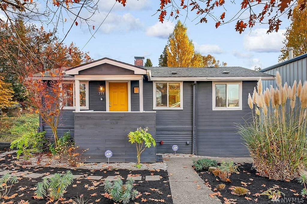 Property Photo:  711 S Rose St  WA 98108 