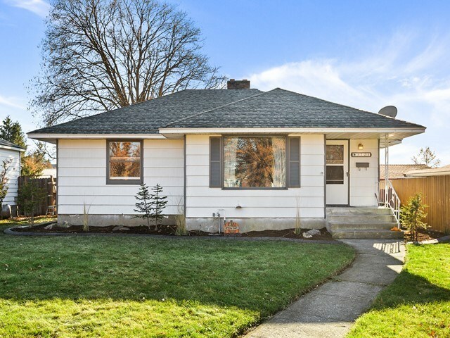 Property Photo: 3721 W Walton Ave WA 99205