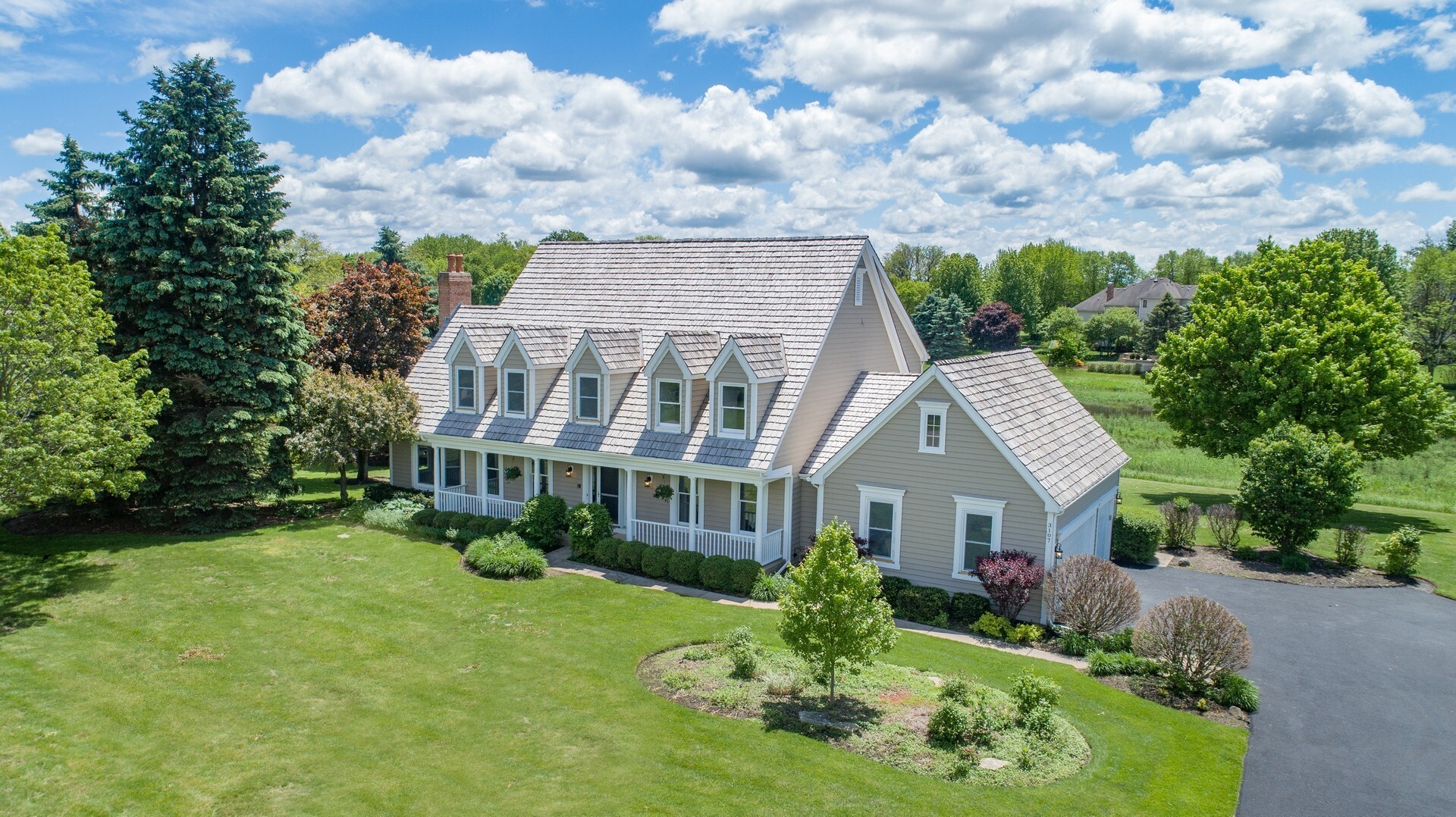 Property Photo: 3107 Remington Drive IL 60014