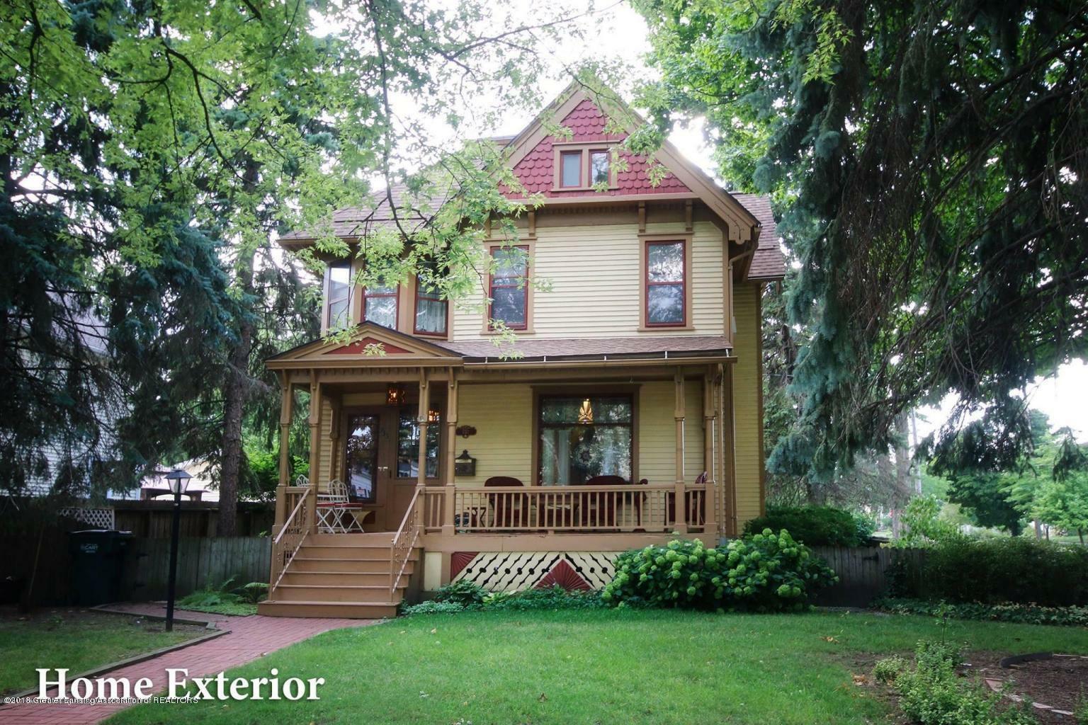 Property Photo:  733 N Seymour Avenue  MI 48906 