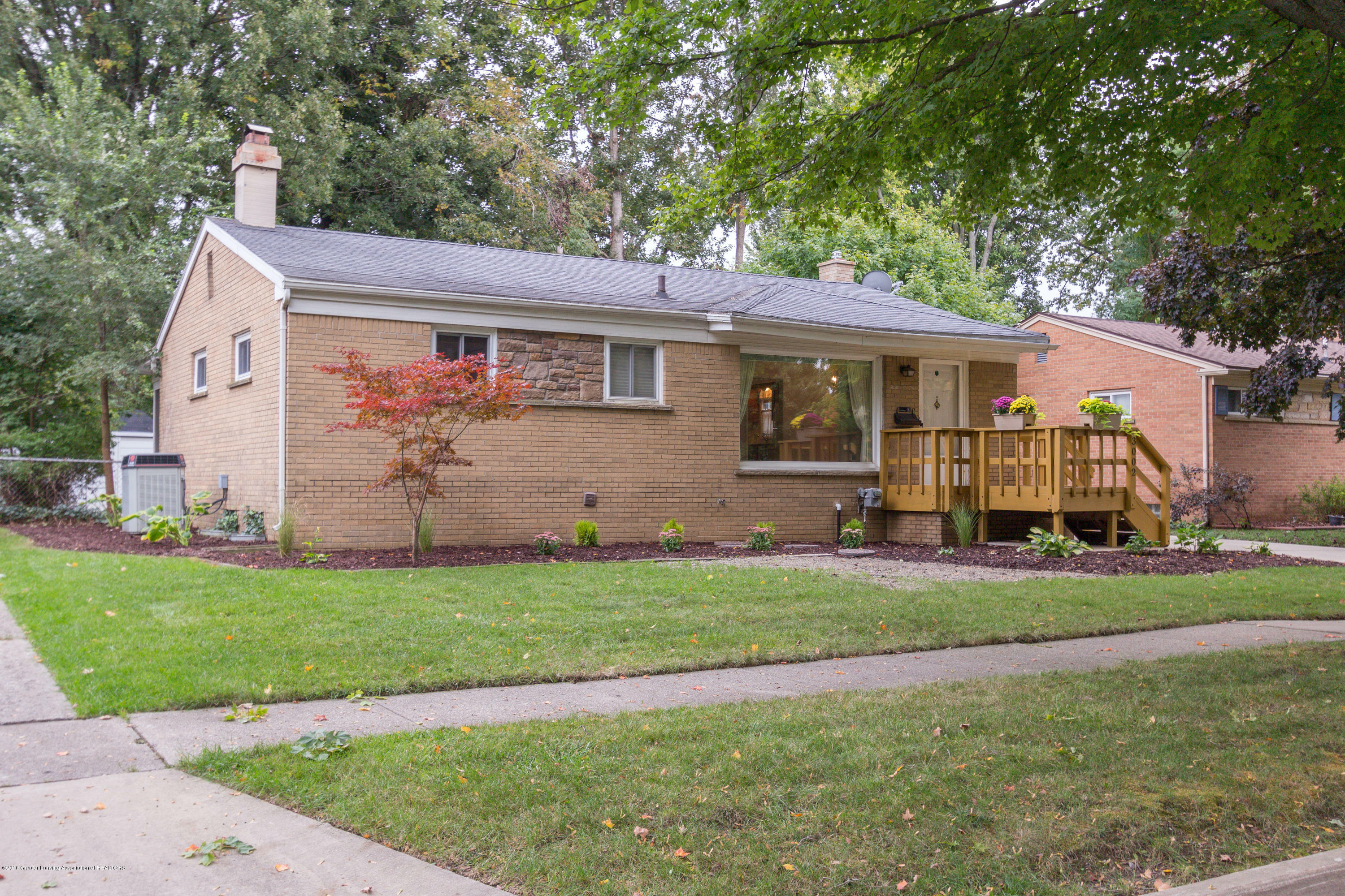 Property Photo:  3002 Paul Avenue  MI 48906 