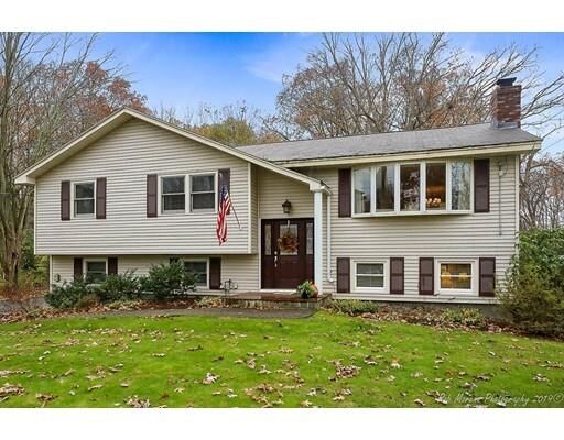 Property Photo:  5 Dean Circle  MA 01810 