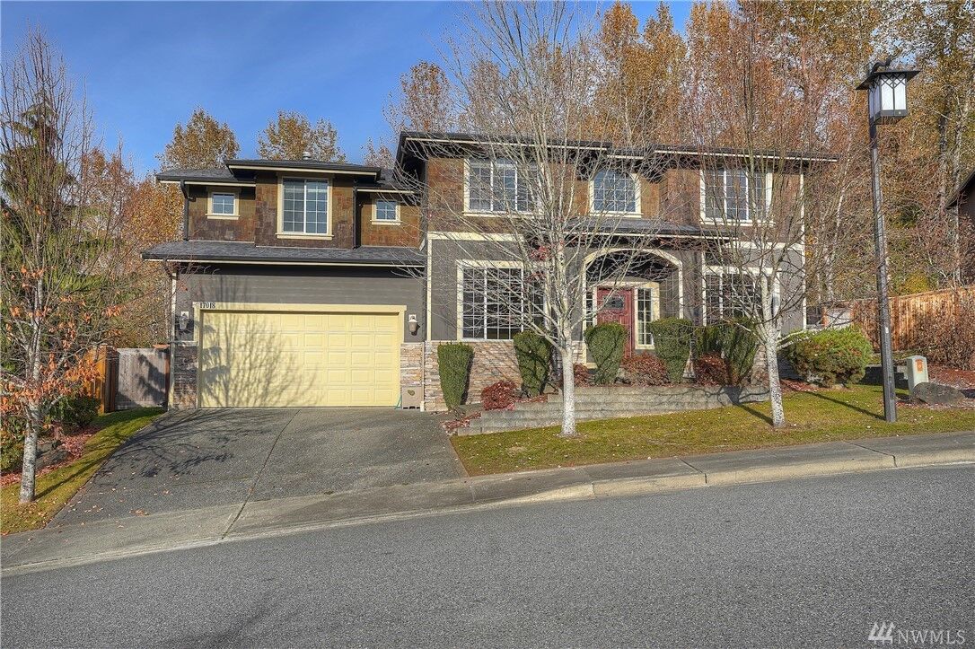 Property Photo:  17018  West Hill Drive E  WA 98391 