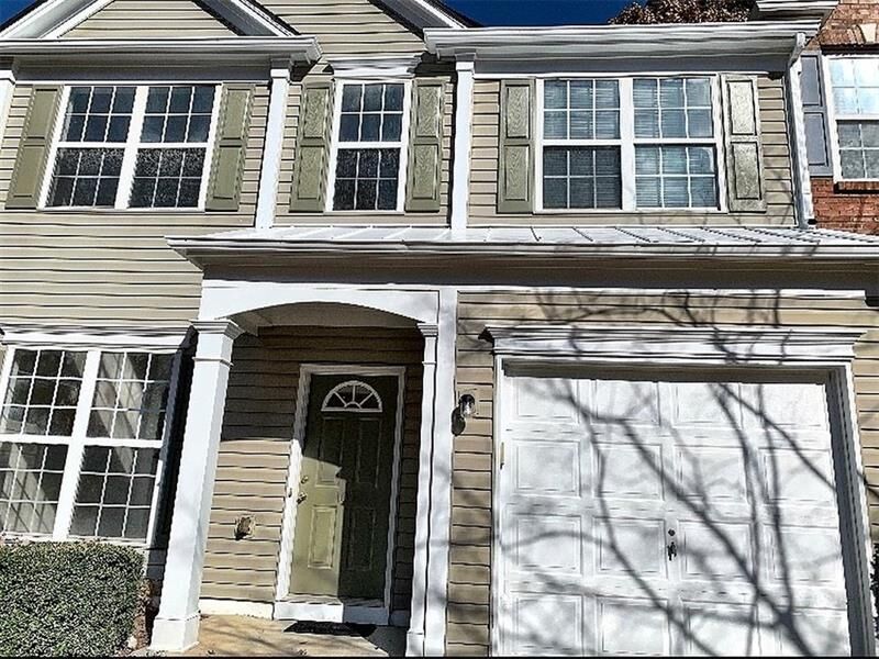Property Photo: 105 Kenninghall Drive SE 30082