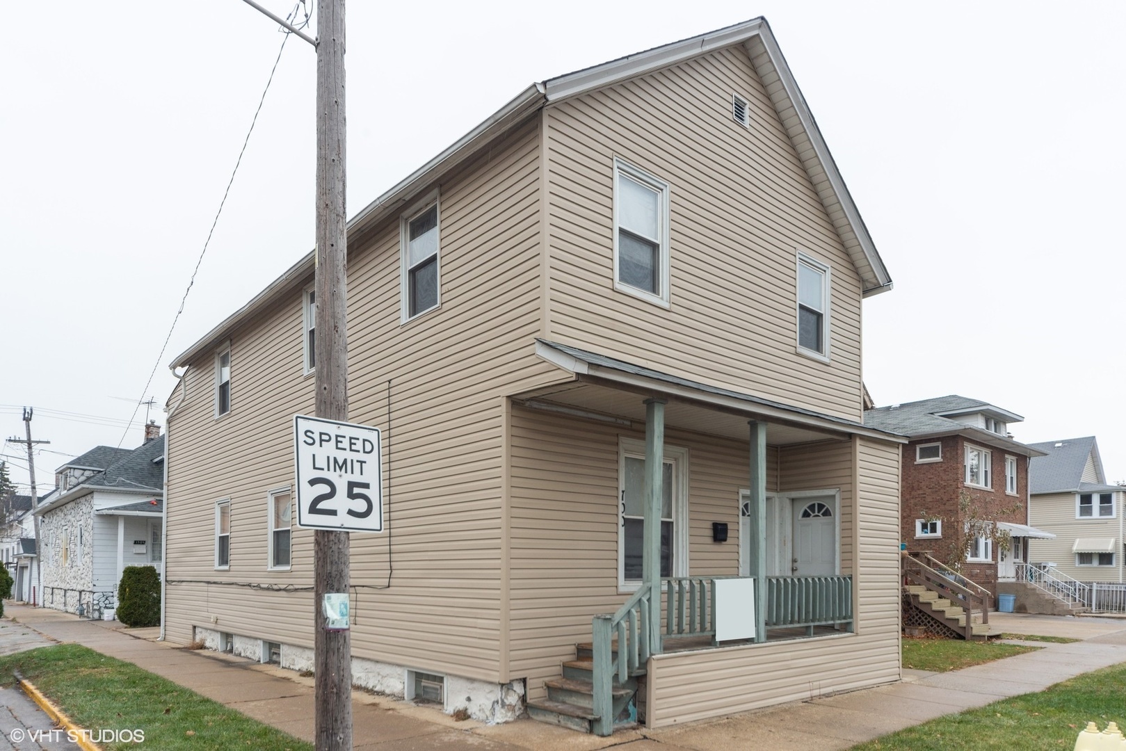 Property Photo: 700 North 15th Avenue IL 60160