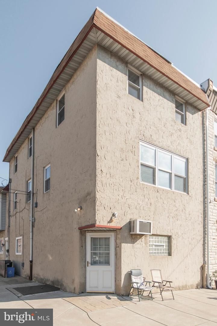 Property Photo:  2701 E Somerset Street 3  PA 19134 