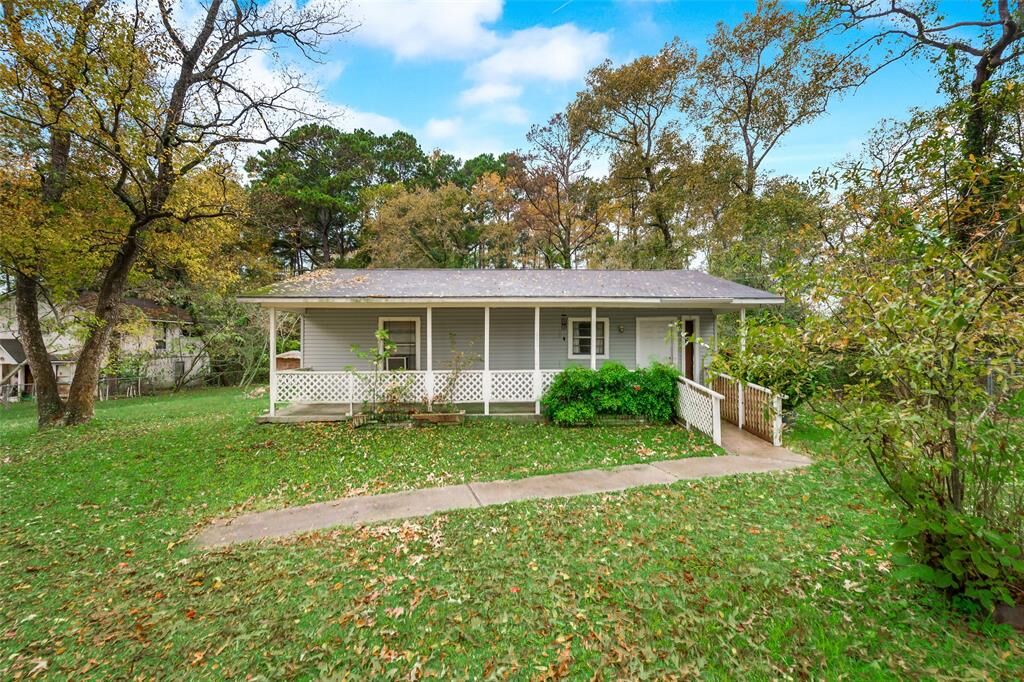 Property Photo: 8772 Lakeview Forest Drive TX 77316