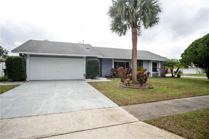 Property Photo: 2750 Bay Leaf Drive FL 32837