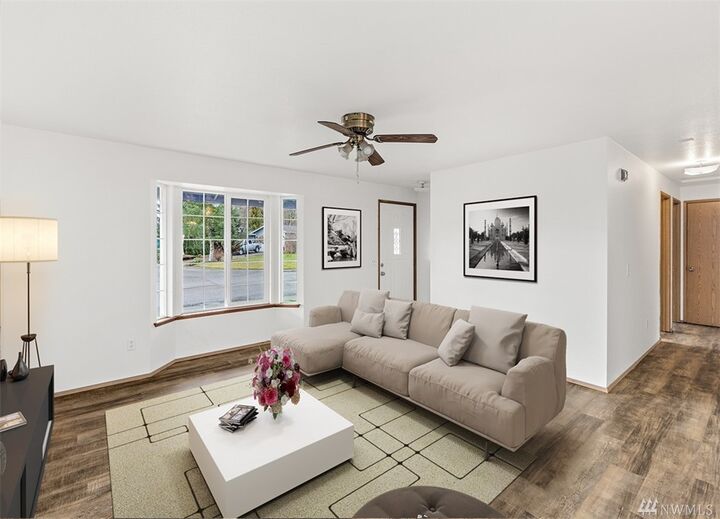 Property Photo:  301 W Pilchuck Street  WA 98252 