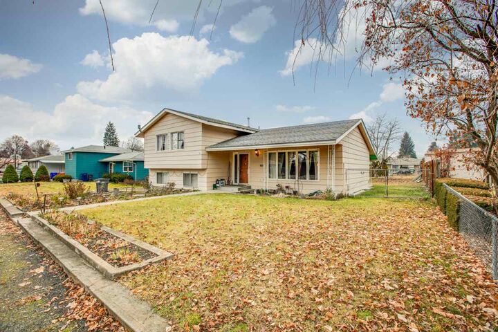 3705 N Elton Rd  Spokane Valley WA 99212-1927 photo