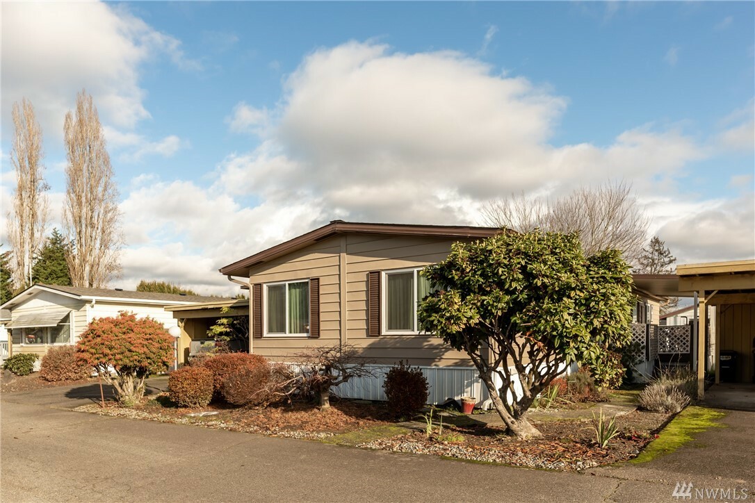 Property Photo: 3127 40th Av Ct E 9 WA 98443