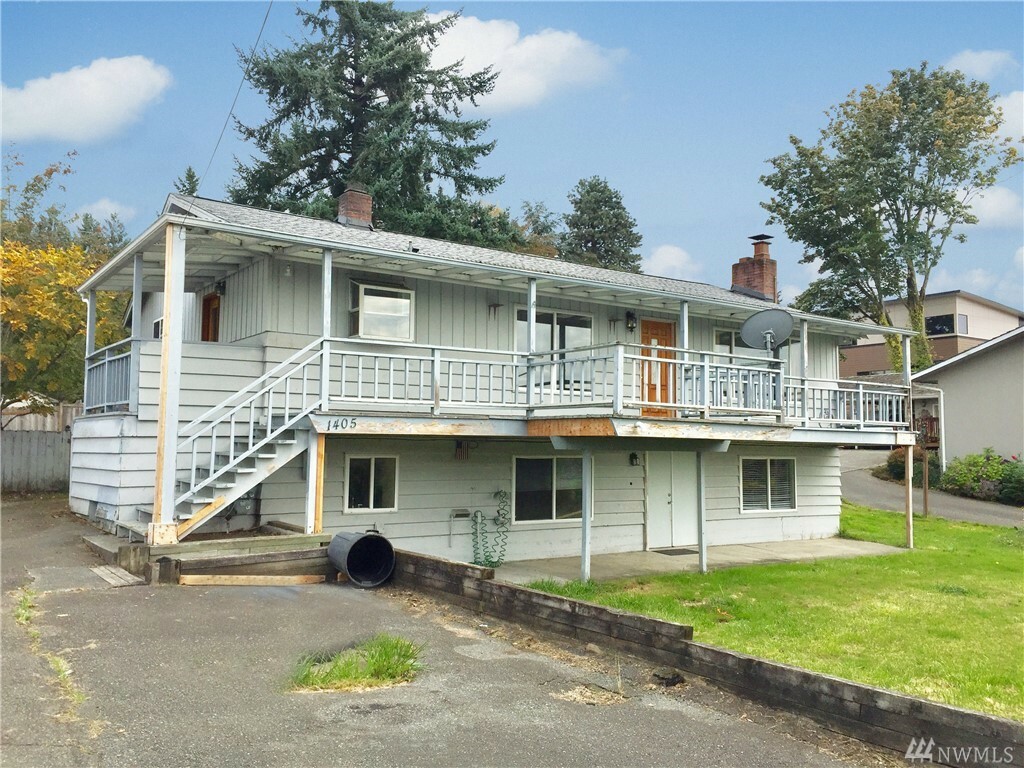 Property Photo:  1405 N 36th St  WA 98056 