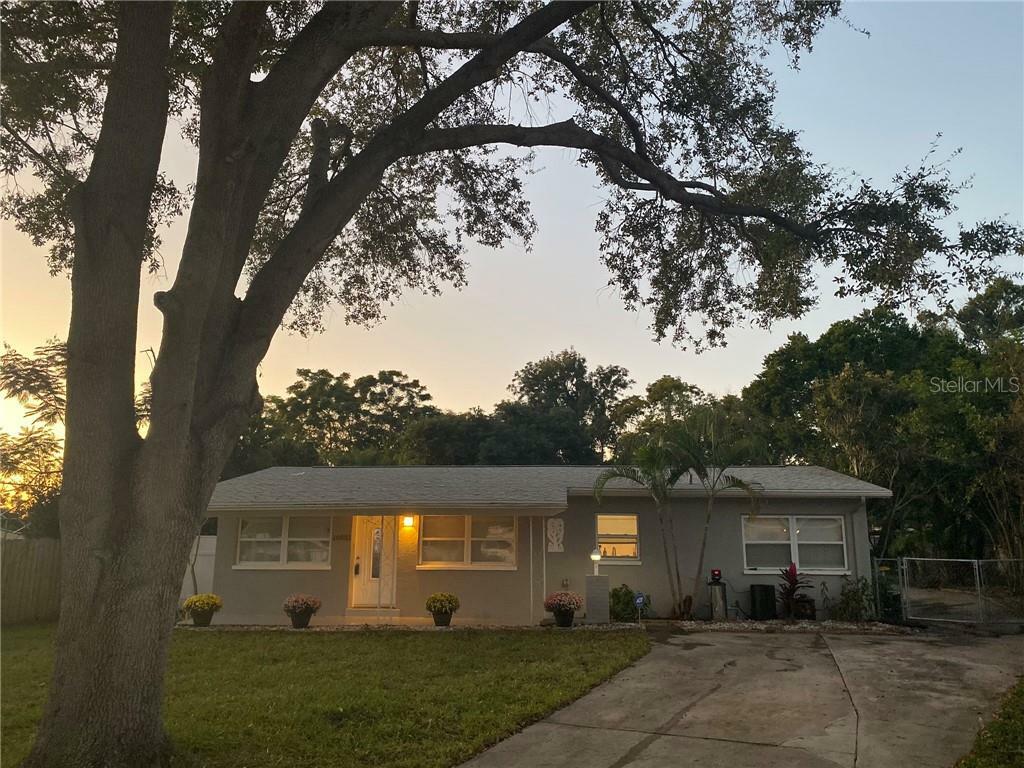 Property Photo:  10551 114th Avenue  FL 33773 