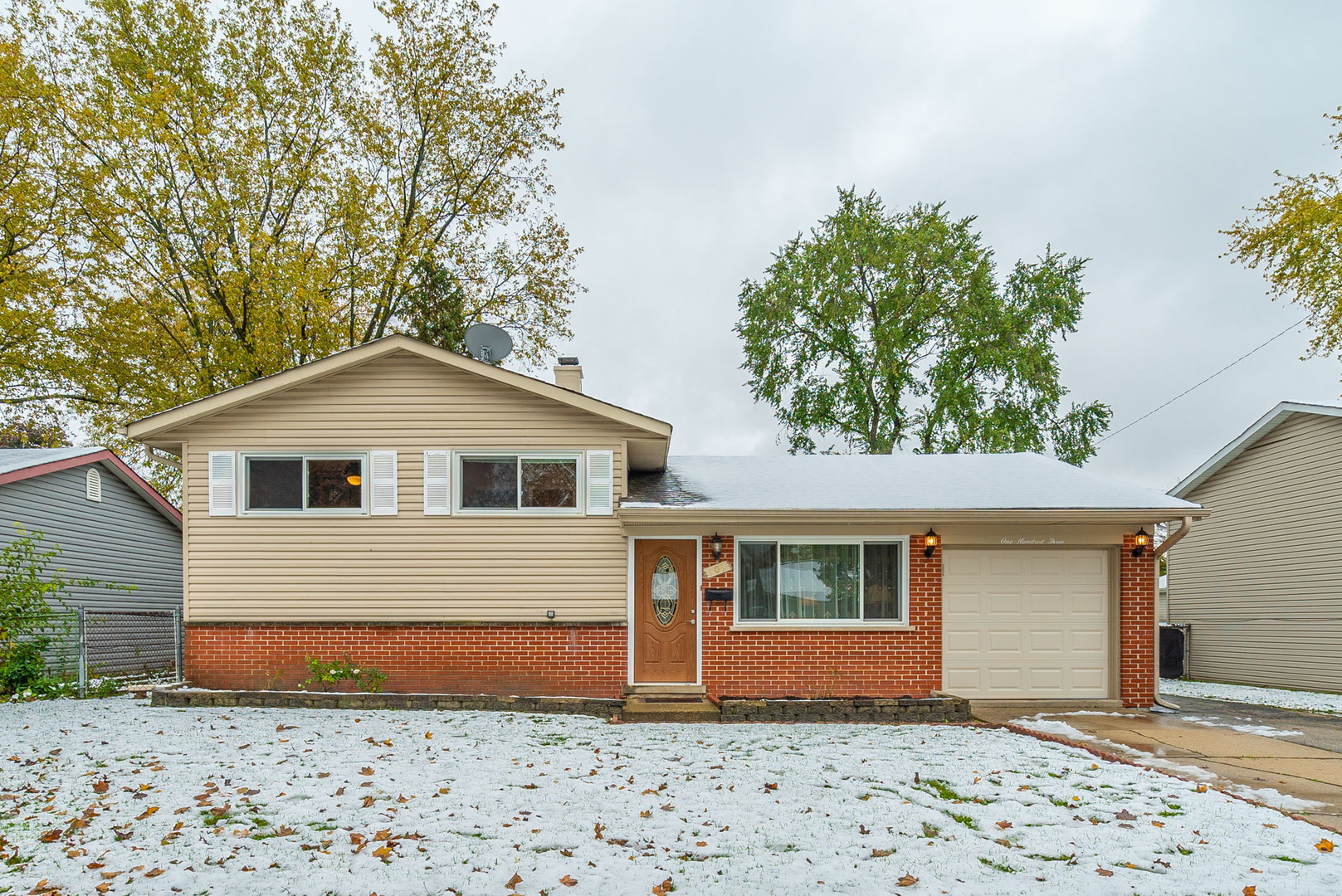 Property Photo:  103 East Lincoln Avenue  IL 60139 