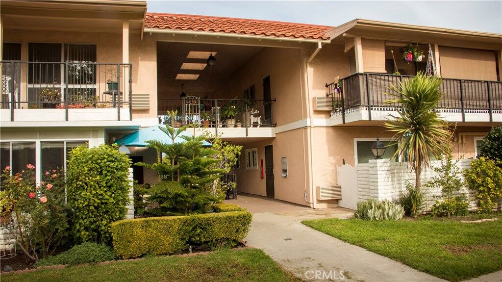 Property Photo: 2208 Via Mariposa E B CA 92637