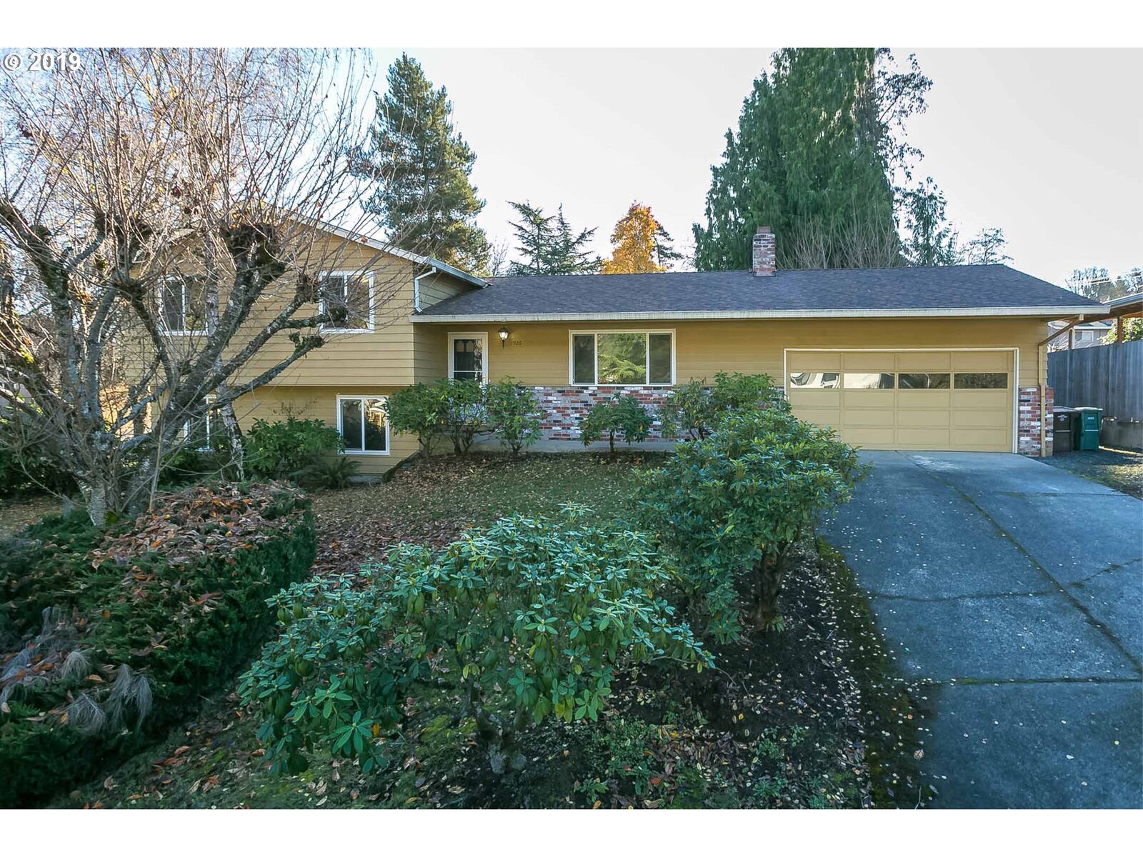 Property Photo:  1926 SE Oak St  OR 97123 